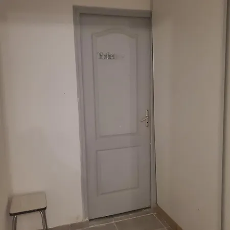 Quiet 2-bedroom *
